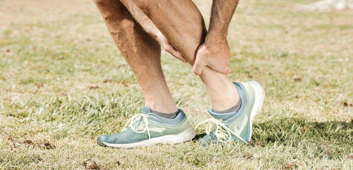 Entorse à la cheville : symptômes, causes possibles et physiothérapie